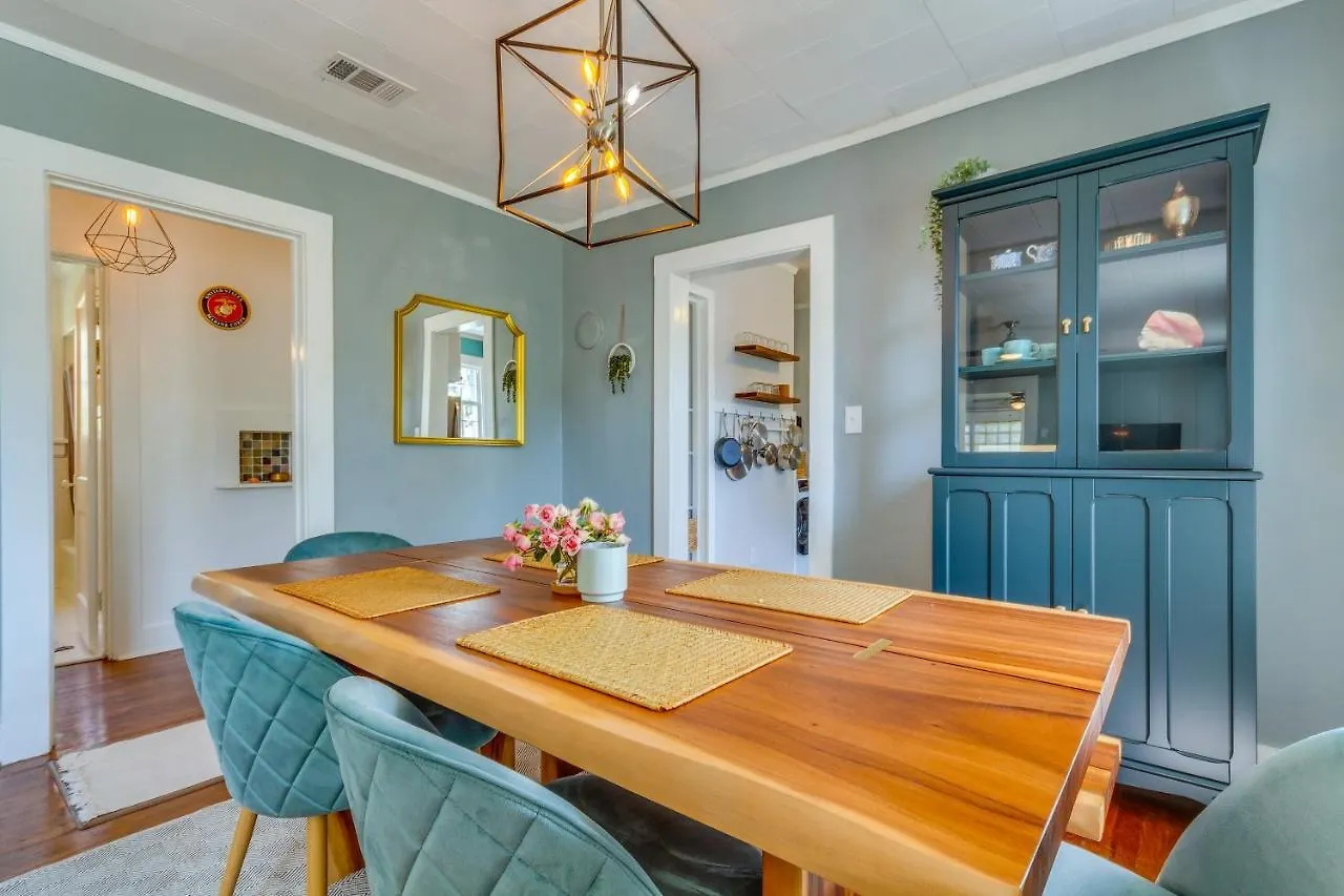 Downtown Pensacola Vacation Rental With Deck And Grill Holiday home