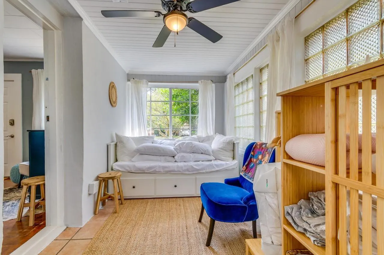 Downtown Pensacola Vacation Rental With Deck And Grill Holiday home
